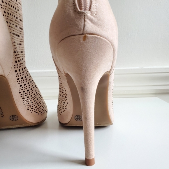 Chinese Laundry Open Toe Suede Blush Booties/Heels Size 7.5(38) - Picture 14 of 14